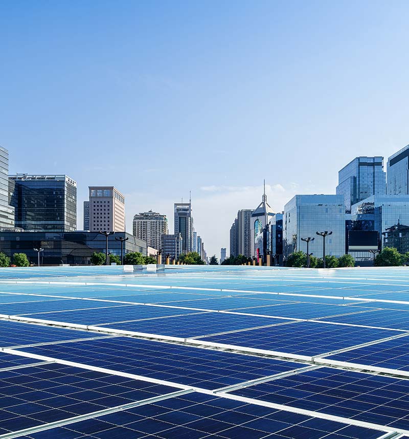 Paneles solares en la ciudad